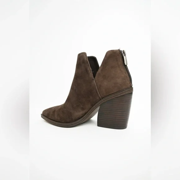 Vince Camuto "Gigietta" Suede Bootie NWOB - Picture 3 of 6